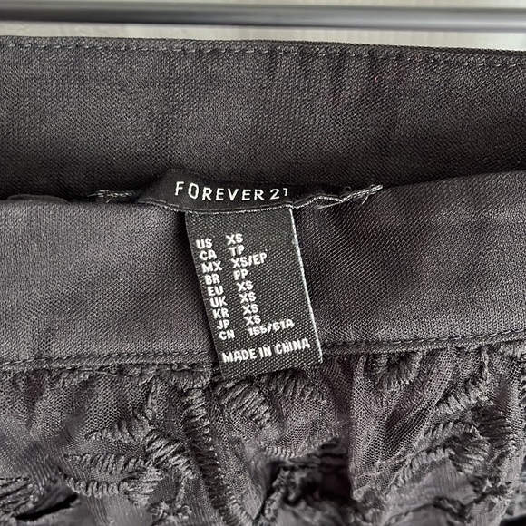 NWT Forever 21 Mesh Floral Black Knee Length Skirt Size XS - Picture 3 of 3
